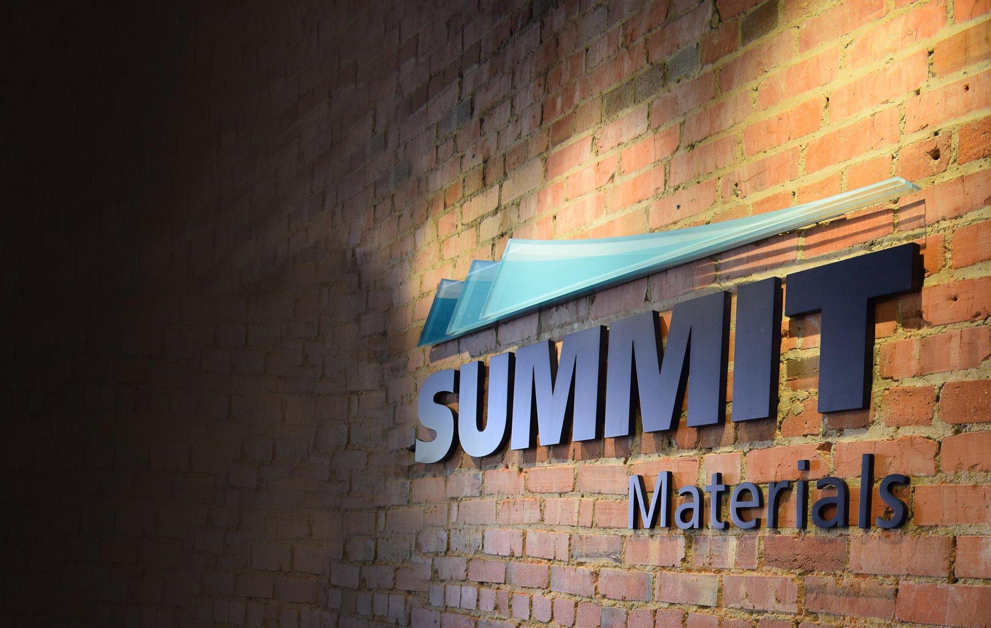 Summit Materials: From Soaring High to a Sudden Plunge – Heidelberg Materials Bid Causes Market Mayhem!