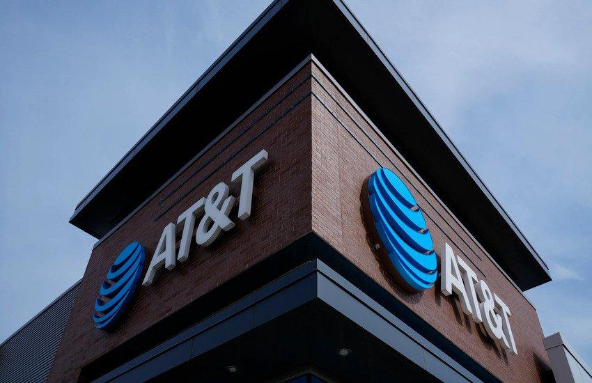 AT&T’s $5.75 Billion Fiber Power Play: What The Lumen Technologies Deal Means for Investors!