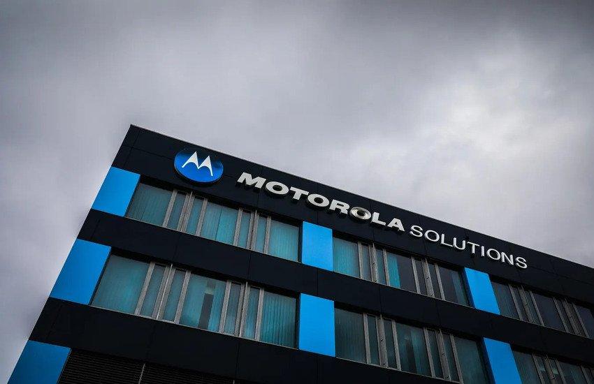 Motorola’s $4.4B Bet on Battlefield Networking: What the Silvus Acquisition Could Mean For Investors!