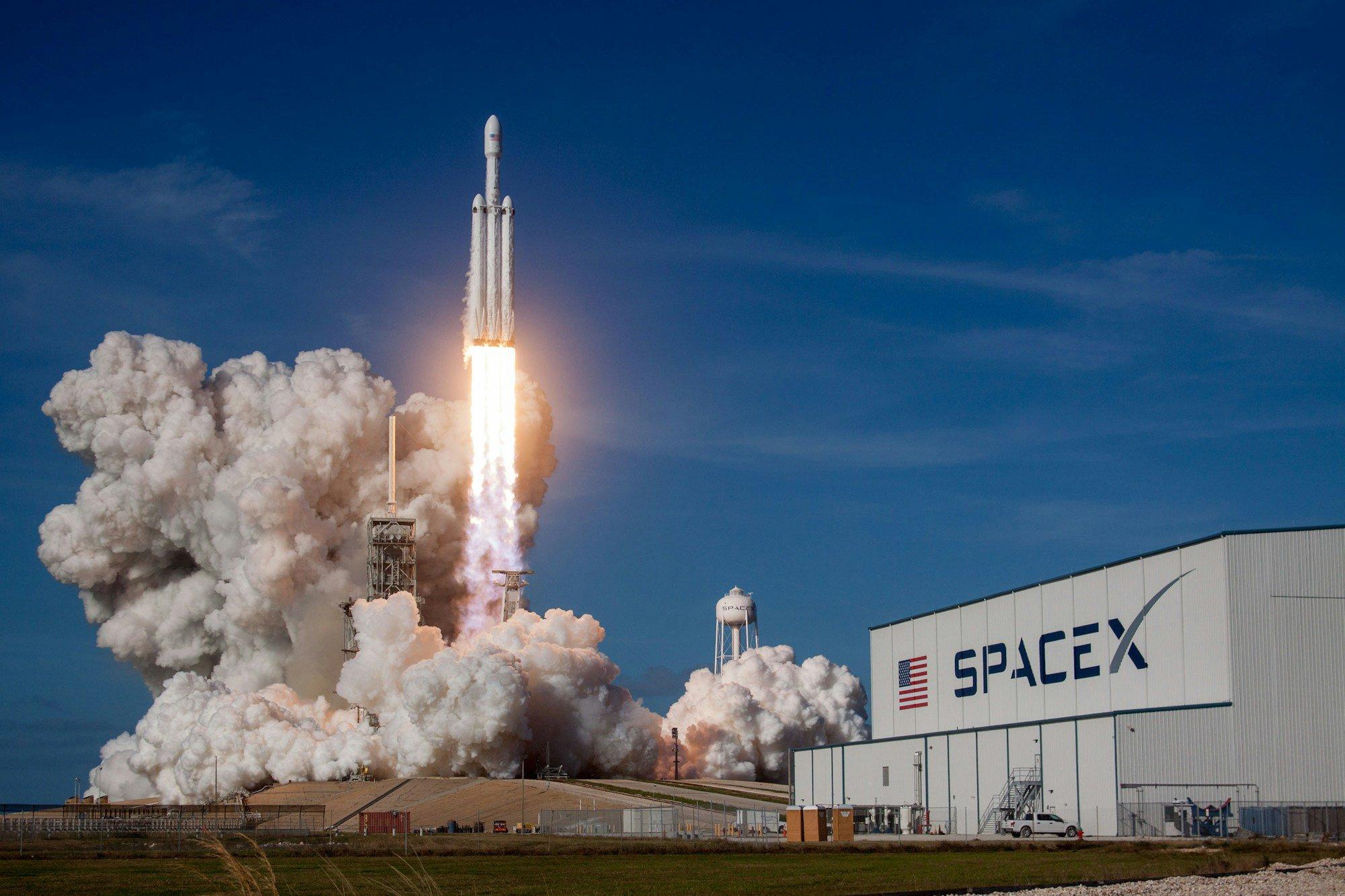 SpaceX Stock Slides as AI Memory Selloff Sparks Fresh Bubble Fears